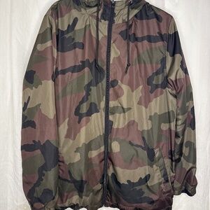 Camouflage lined wind breaker